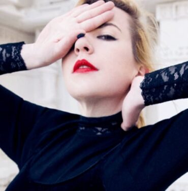 Deascarga gratis el nuevo disco de Austra