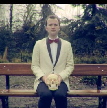 Baio comparte el video de 