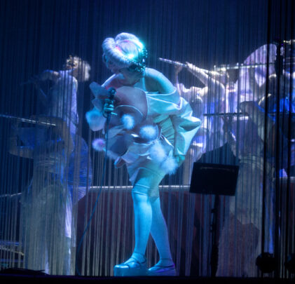 Revive Cornucopia de Björk con esta galería