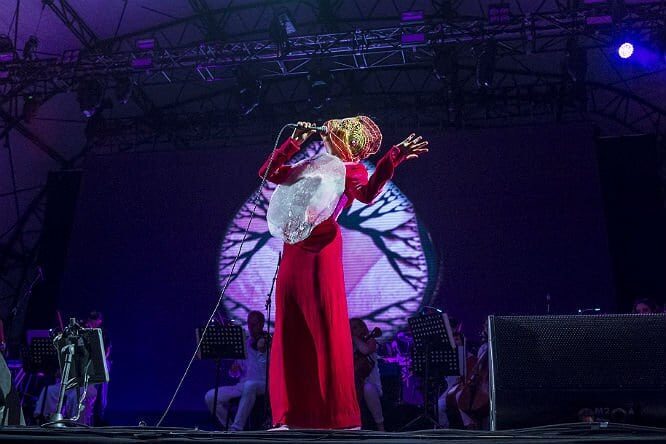 Björk anuncia edición en vivo de Vulnicura