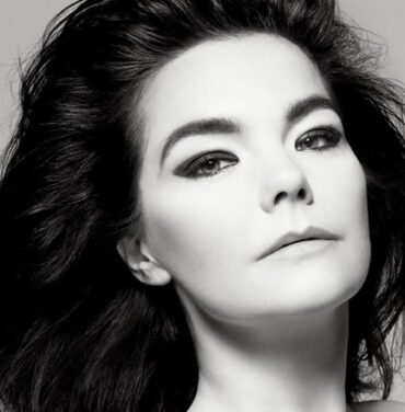 Björk comparte detrás de cámaras del video 