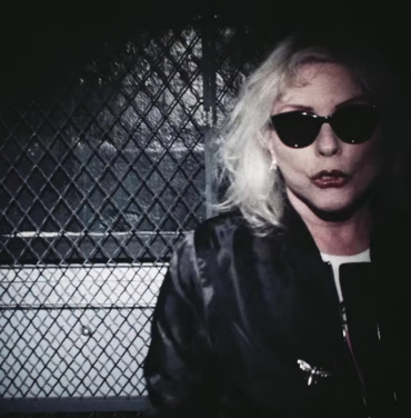 ¡El libro de memorias de Debbie Harry está terminado!