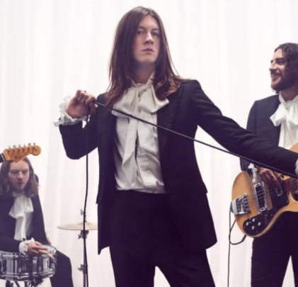 Blossoms estrena “Ribbon Around The Bomb” y anuncia disco