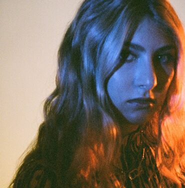 Escucha “Vintage”, lo nuevo de Blu DeTiger