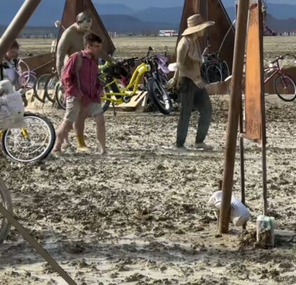 70,000 personas atrapadas en Festival Burning Man