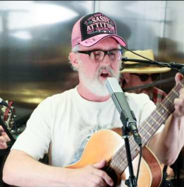 Cake regresa con “Billionaire In Space”