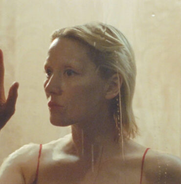 Mira el video de “Typical Love” de Cate Le Bon