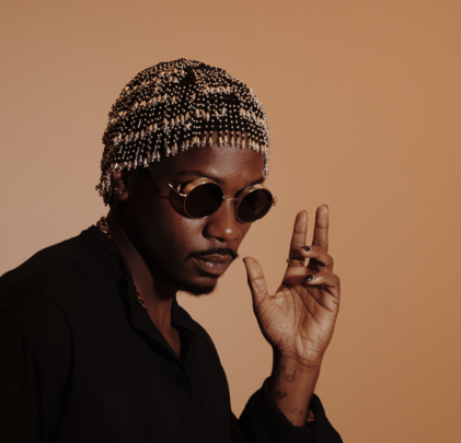 Channel Tres anuncia álbum y estrena “Just Can't Get Enough”