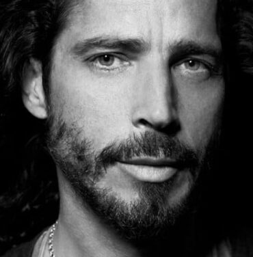 La estatua de Chris Cornell llega a Seattle