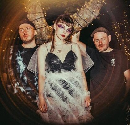 Escucha lo nuevo de Chvrches, 