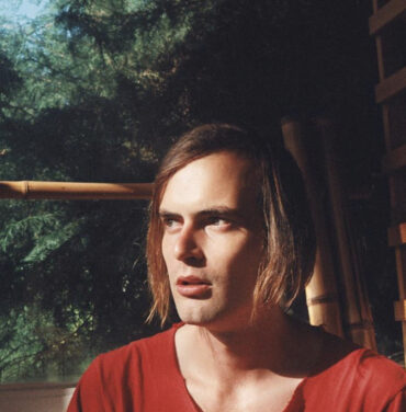 Coco Badan comparte su EP 'Nena's Nails and Hair'