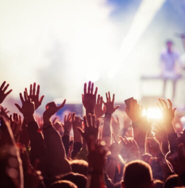 Un neurocientífico revela por qué la música en vivo nos genera tanto placer
