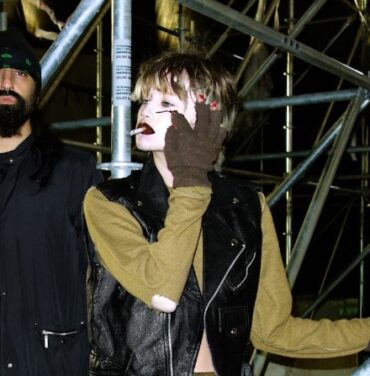Crystal Castles comparte 