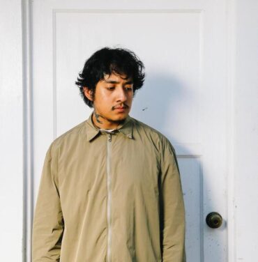 Cuco comparte versión en español de “Aura”