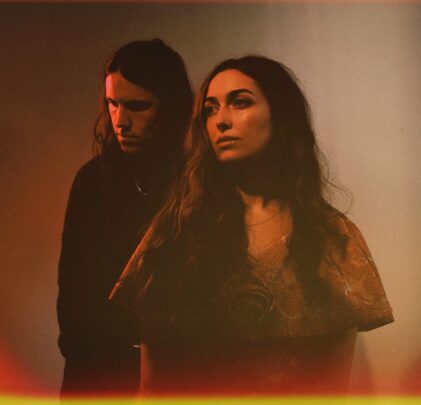 Cults comparte “Barry” y “Hurting”