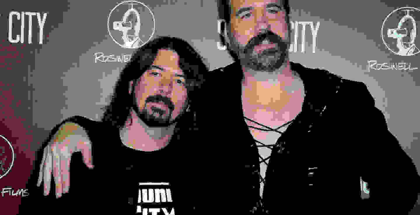 Foo Fighters interpreta tema junto a Krist Novoselic