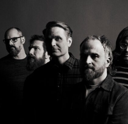 Death Cab for Cutie anuncia nuevo álbum y comparte “Roman Candles”