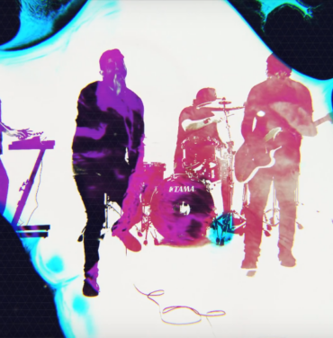 Deftones estrena video para 