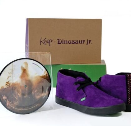 Lanzan zapatos edición especial de Dinosaur Jr.