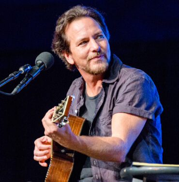 Eddie Vedder debuta canción