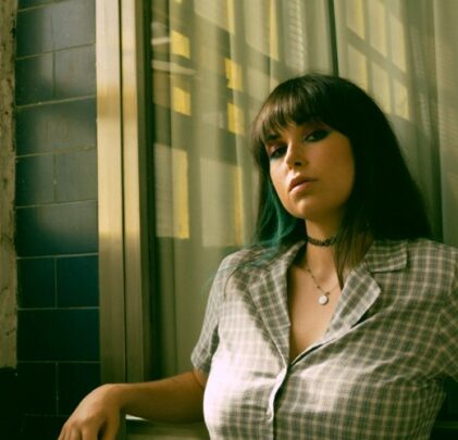 el momento incomodo, el reconfortante beadroom pop que necesitabas