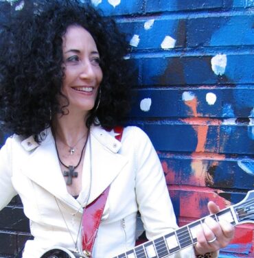 Eljuri en las guitarras y en la mente de quien la escucha