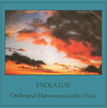 OMD recuerda el bombardeo en Hiroshima con “Enola Gay”