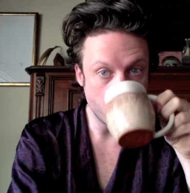 Father John Misty comparte encantador video