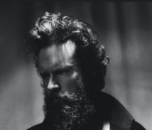 Father John Misty estrena “She Cleans Up”