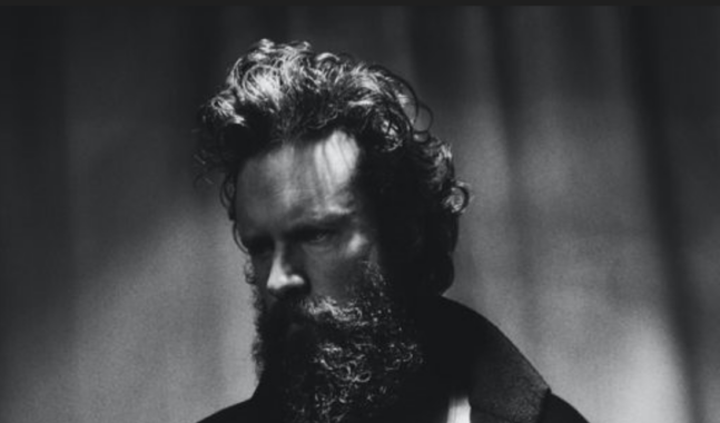 Father John Misty estrena “She Cleans Up”