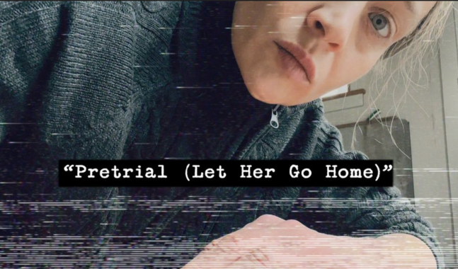 Fiona Apple hace un llamado con “Pretrial (Let Her Go Home)”