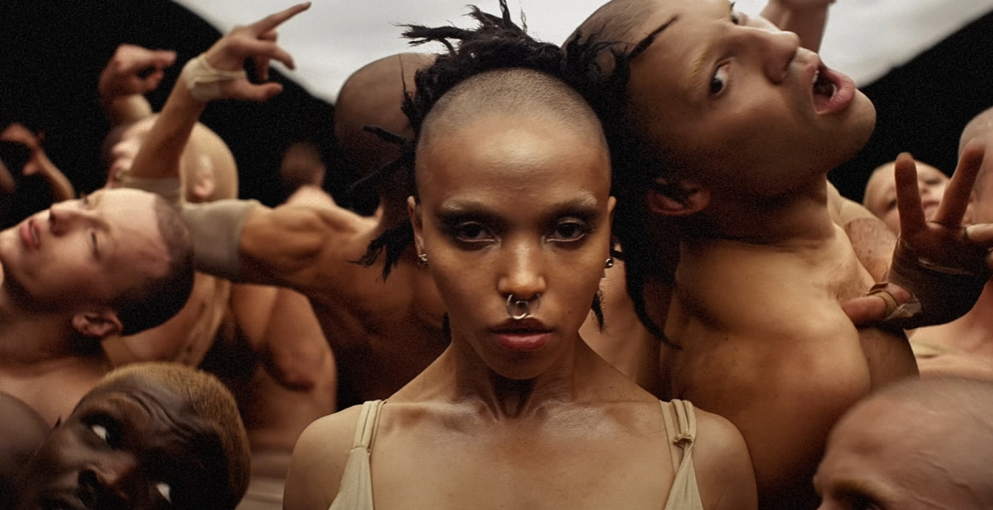 FKA twigs revela su lado más enigmático con “Perfect Stranger”