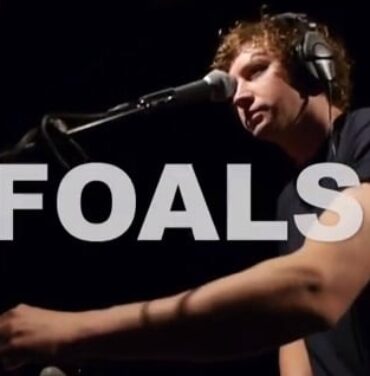 Disfruta de una sesión de Foals para KEXP