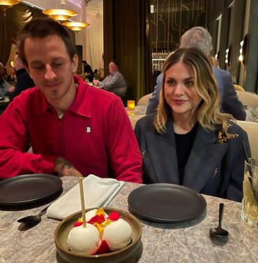 Frances Bean Cobain confirma su relación con Riley Hawk