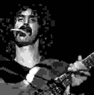La gira con holograma de Frank Zappa es una realidad