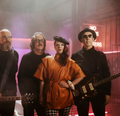 Garbage presenta su single “No Gods No Masters”