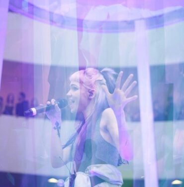 Ya está disponible 'Art Angels' de Grimes