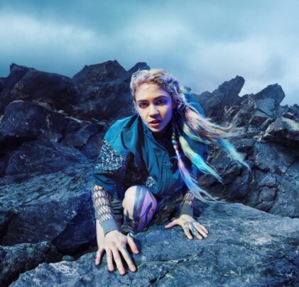Grimes lanza teaser de su nueva canción
