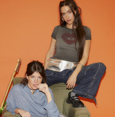 Hinds estrena “En Forma”