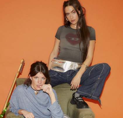 Hinds estrena “En Forma”