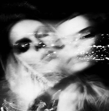 I Break Horses — Warnings