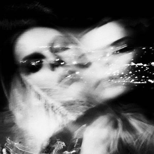 I Break Horses — Warnings