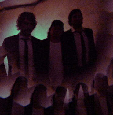 iiis nos comparte “Destello”, su nuevo sencillo