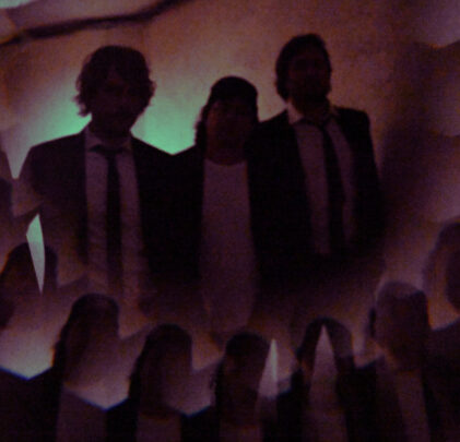 iiis nos comparte “Destello”, su nuevo sencillo