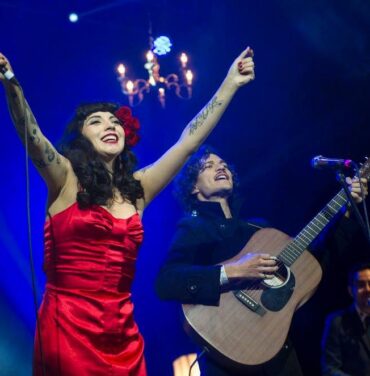 Mon Laferte y Caloncho en el Teatro Metropólitan