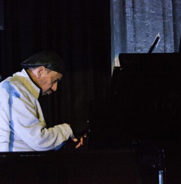 Jazzbook.3 - Enrique Nery: La música, viene, va y te rescata