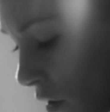 Johnny Borrell presenta video para 