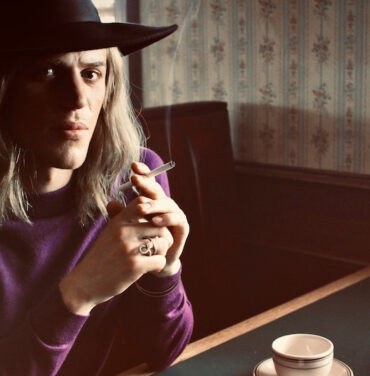 Revelan la primera imagen de la biopic de David Bowie