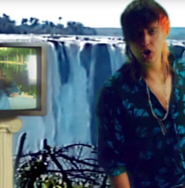 Jehnny Beth y Julian Casablancas juntos en un video