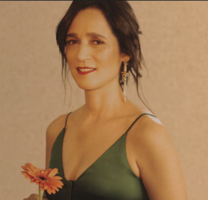 Julieta Venegas presenta 'Dos Historias en Sevilla (Vevo en Vivo)'